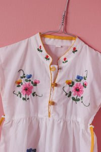 Lasten kukkakirjailtu vintagehippimekko 98-104 cm