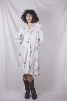 Niona 70-luvun pitkähihainen mekko