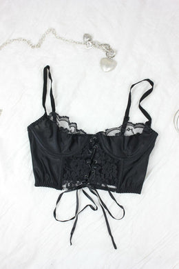 Belda musta pitsinen sidottava vintagekorsetti