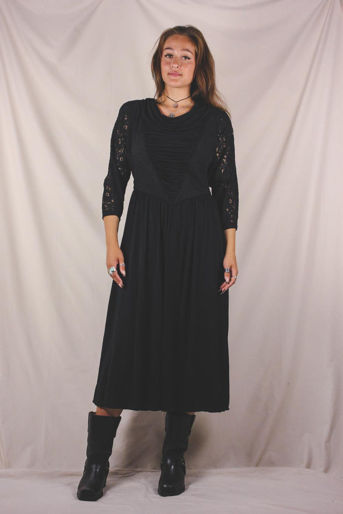 Adela 80-luvun vintagemekko