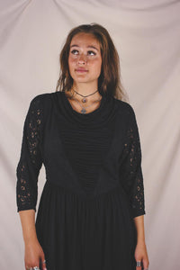 Adela 80-luvun vintagemekko