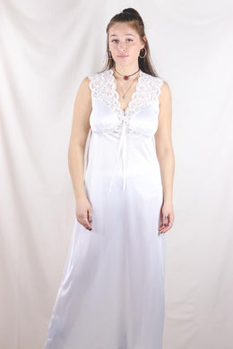 Hedda vintage nightgown