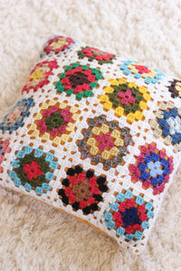 Saima 70-luvun vintagevirkkuutyyny