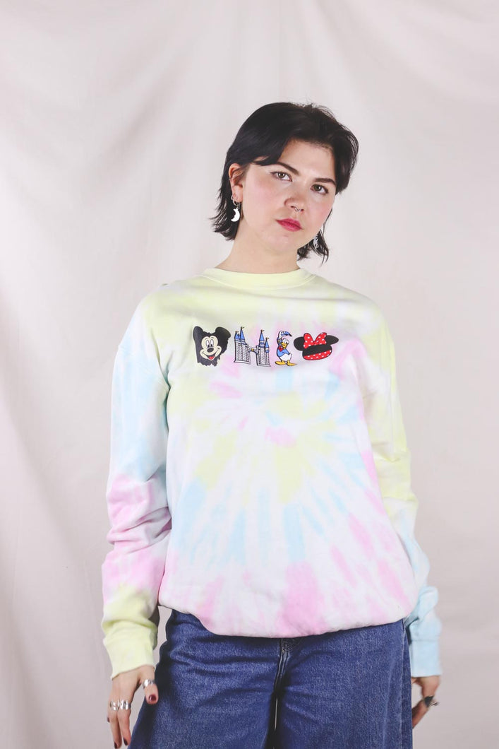 Mickey tie dye 2hand-college