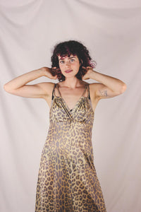 Leona kotimainen leopardivintagemekko