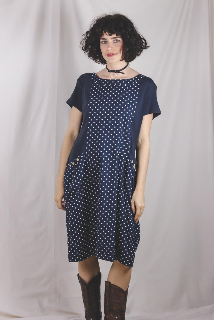 Safira 2000-luvun alun vintagemekko