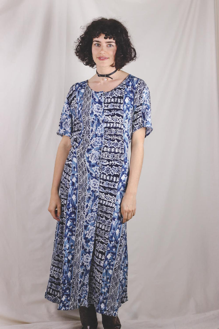 Nina 90-luvun vintagemekko