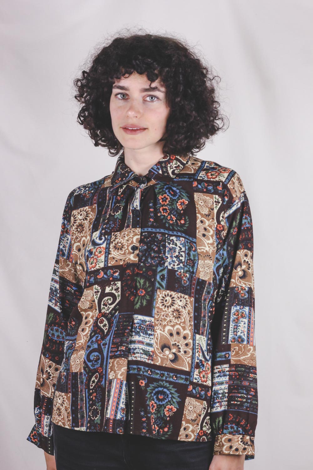 Fiola kotimainen vintageviskoosipusero