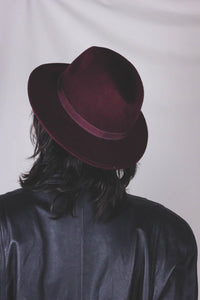 Burgundi vintagevillahattu