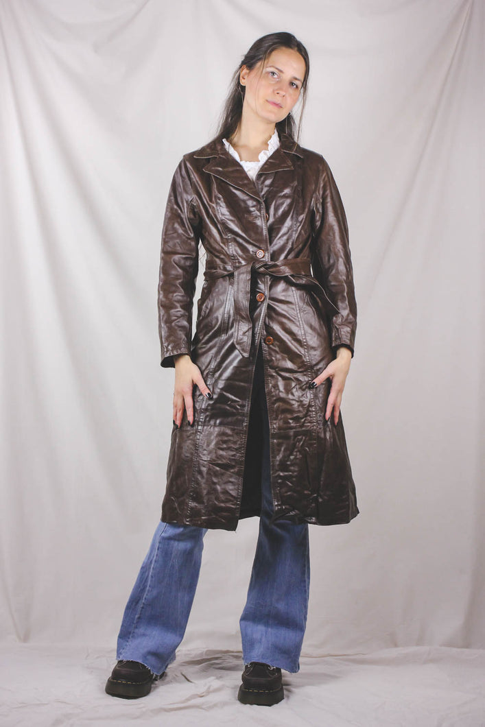 Amila 70-luvun vintagenahkatrenssi