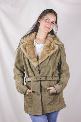 Viela vintagelampaankarvatakki