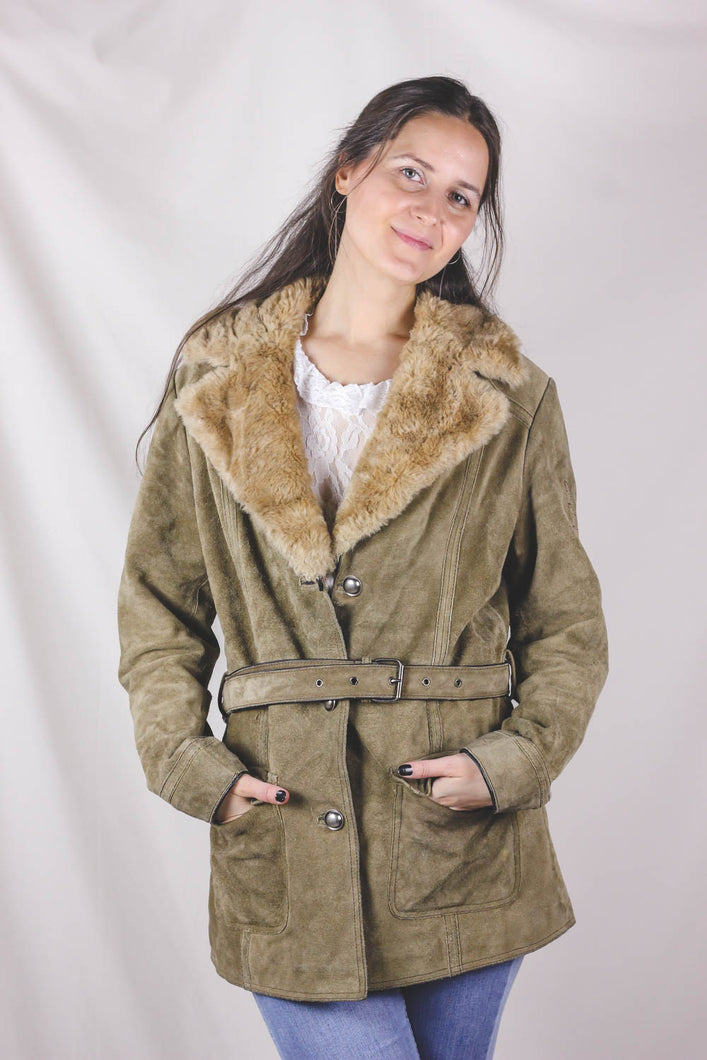 Viela vintagelampaankarvatakki