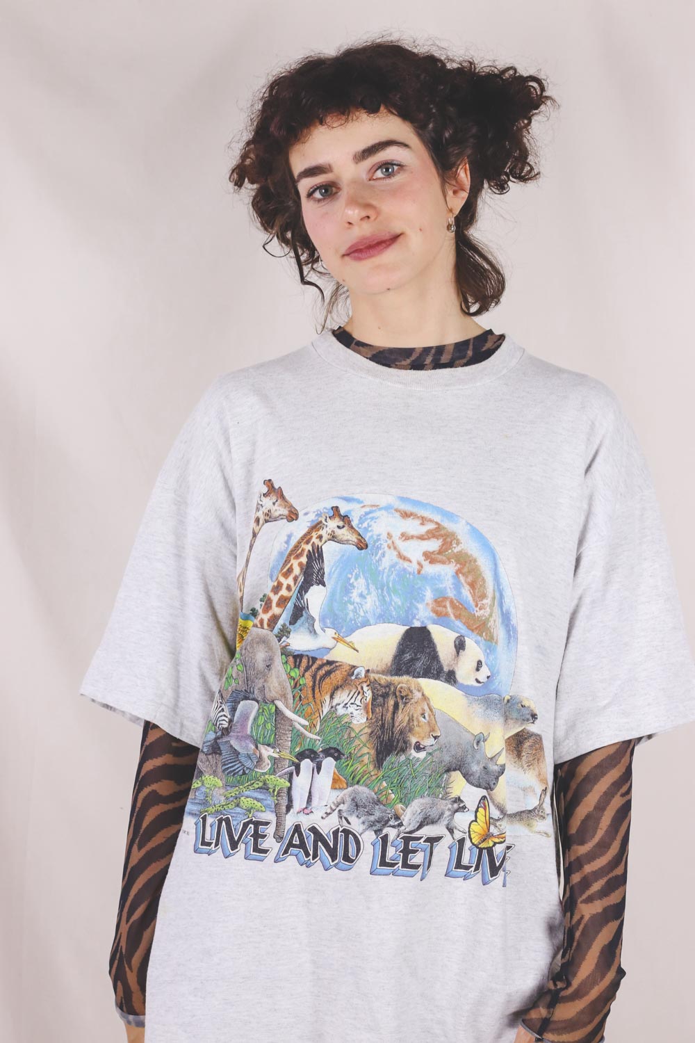 Live and let live vintage t-paita