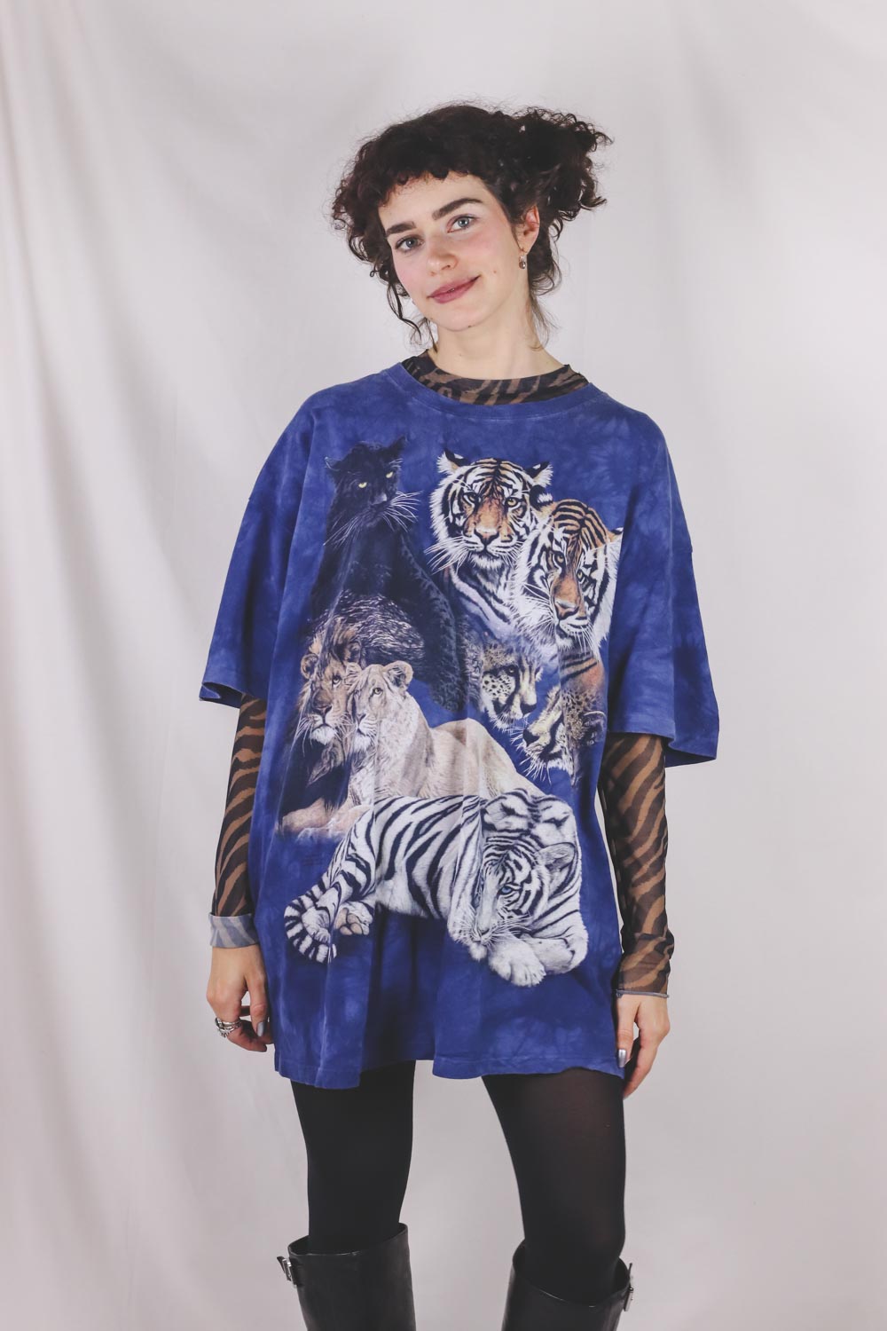 Blue wild cats vintage t-paita