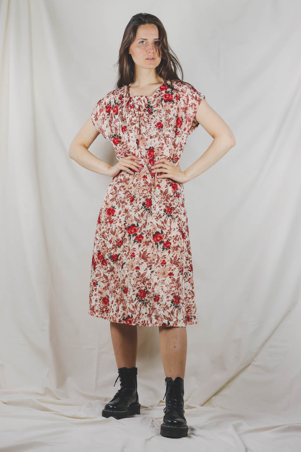 Mendi vintagekukkamekko