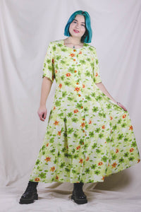 Bea kotimainen vintagekukkamekko